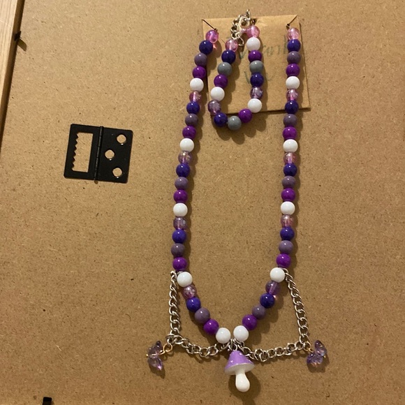 Purple mushroom and butterfly necklace with bracelet - Picture 1 of 1